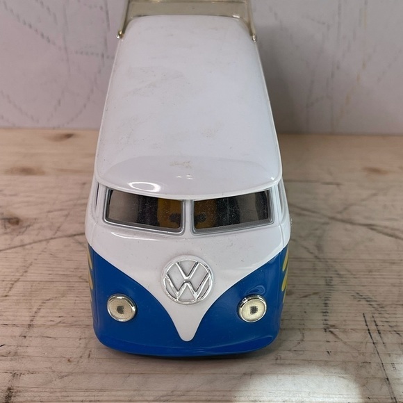 HOT Wheels California Volkswagen Hot Bus 1999 Retro Scale approximately 1:32 - Picture 7 of 13